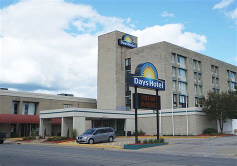 days hotel danville il.